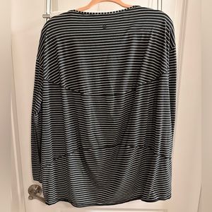 Lululemon back in action, long sleeve